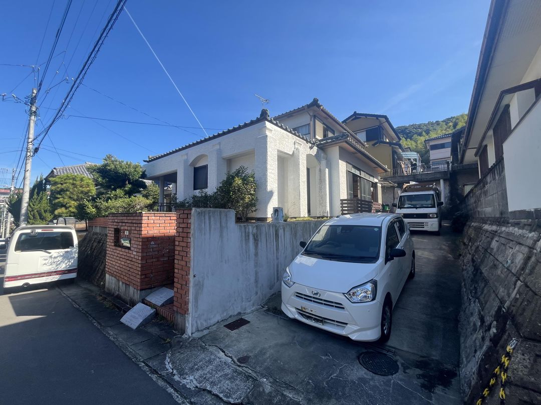6LDK Family House with Parking for 3+ Cars in Nagasaki - Thumbnail 3