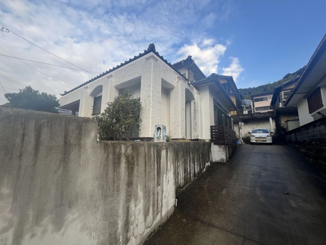 6LDK Family House with Parking for 3+ Cars in Nagasaki - Thumbnail 2