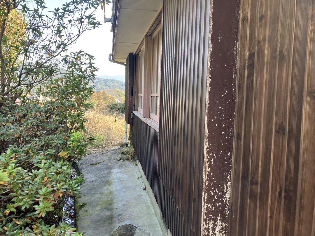 3DK Single-Story House for Sale in Sasebo, Nagasaki - Thumbnail 2
