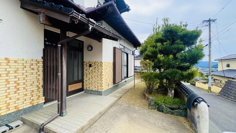 Nameishi 3-chome House with Large Corner Lot in Nagasaki - Thumbnail 3