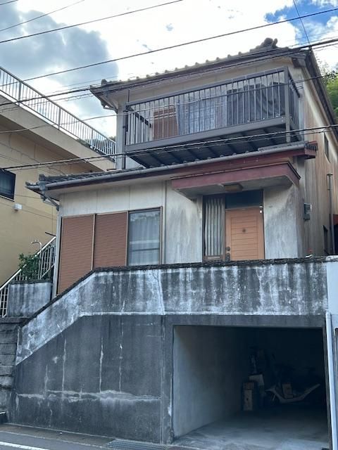 4K Wooden House for Sale in Nagasaki's Mitsukawa-cho - Thumbnail 2