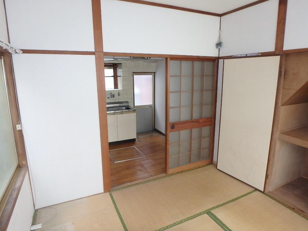 4K House with Garage in Nameishi, Nagasaki for Sale - Thumbnail 2