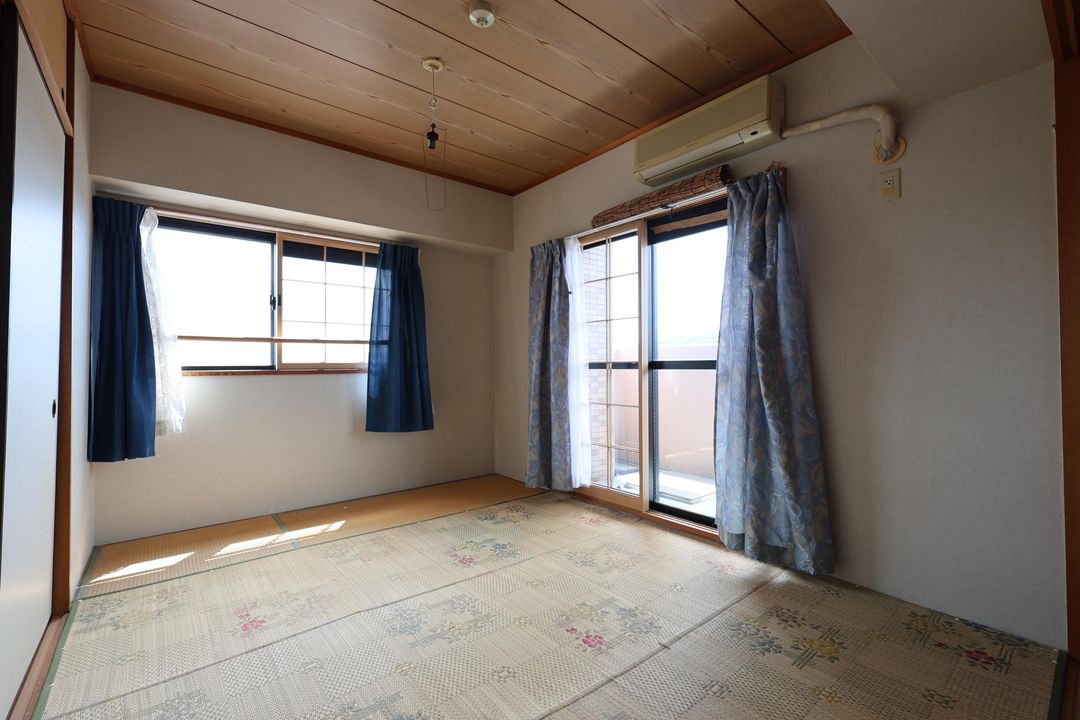 3LDK Corner Apartment in Sasebo with Balcony - Thumbnail 4