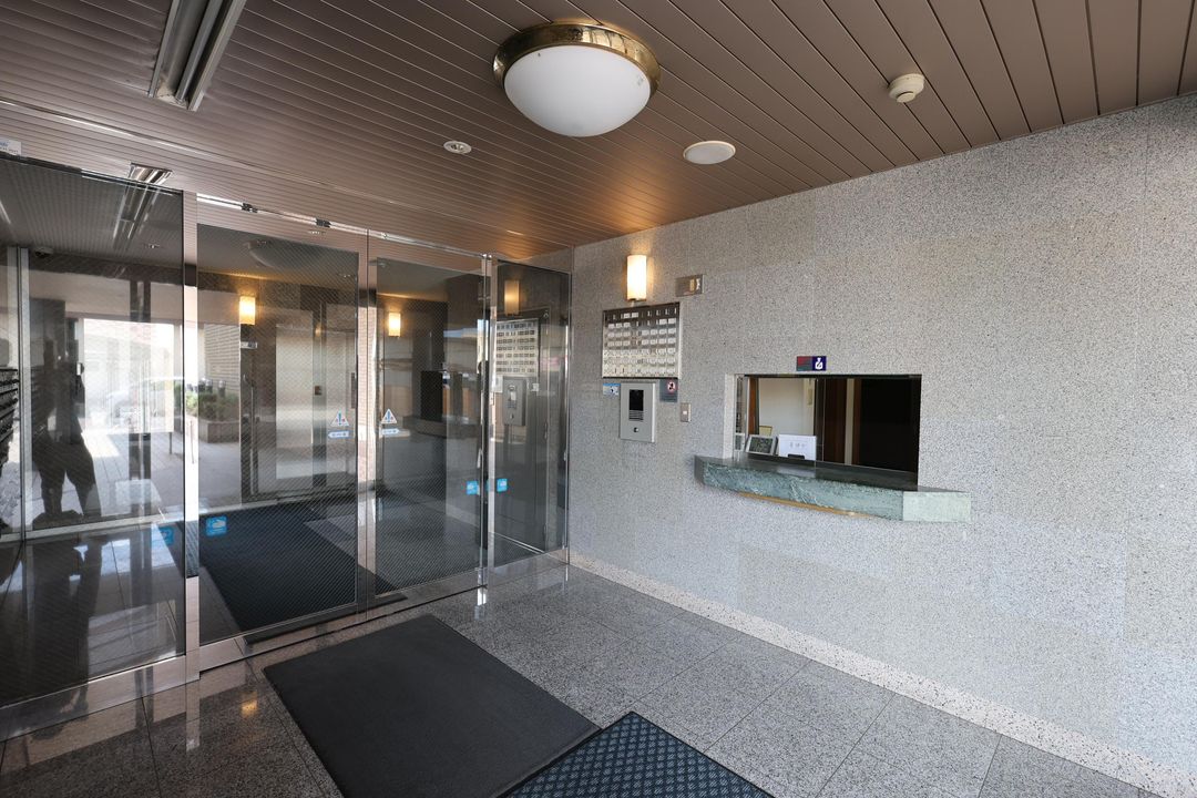 3LDK Corner Apartment in Sasebo with Balcony - Thumbnail 2