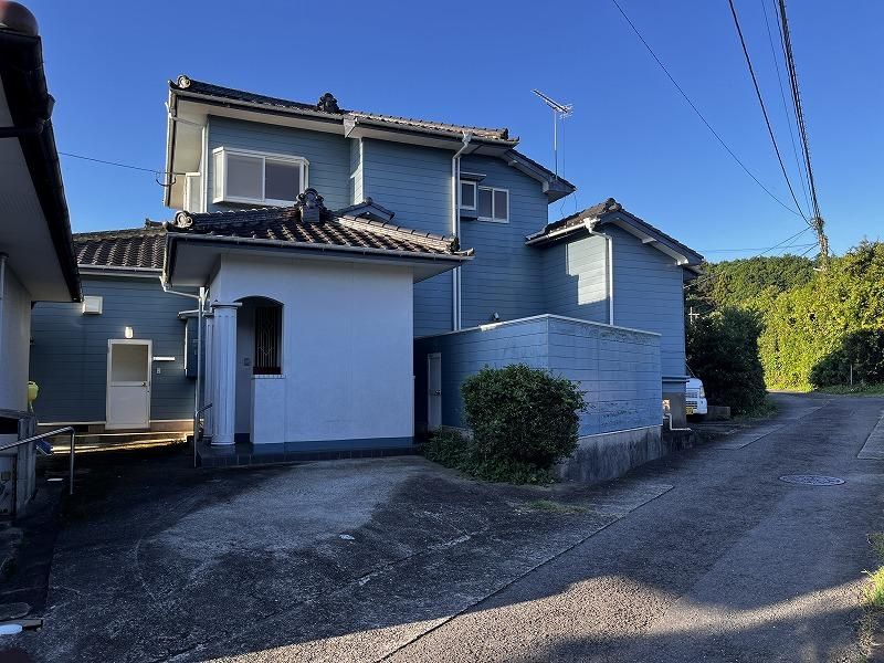Spacious 5SDK House on Large Plot in Nagasaki - Thumbnail 2