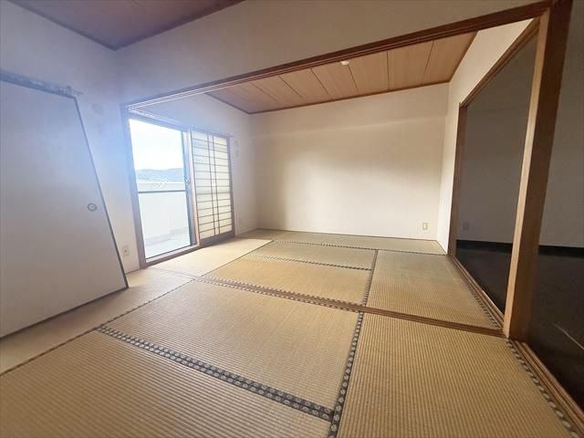 3LDK Apartment in Nagasaki's Showa District | 63m² - Thumbnail 4