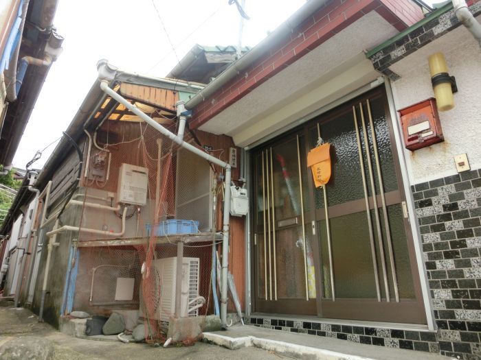 2LDK Wooden House for Sale in Nagasaki City, Otorimachi - Thumbnail 2