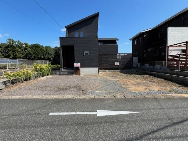 4LDK Used House in Sasebo, Nagasaki - 135.38m² with Large Garden - Thumbnail 4