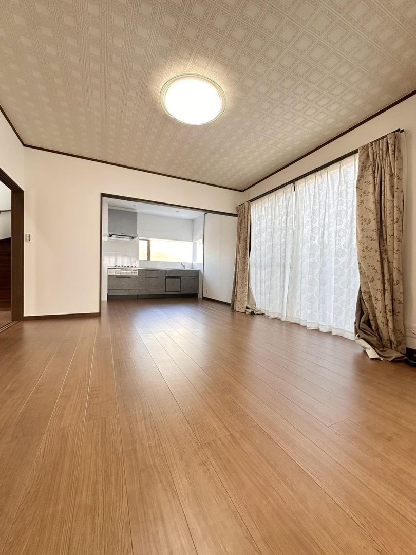 Spacious 5DK Detached House with Recent Renovations in Omura, Nagasaki - Thumbnail 2