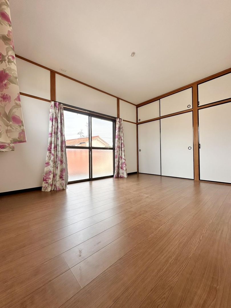 Spacious 5DK Detached House with Recent Renovations in Omura, Nagasaki - Thumbnail 3