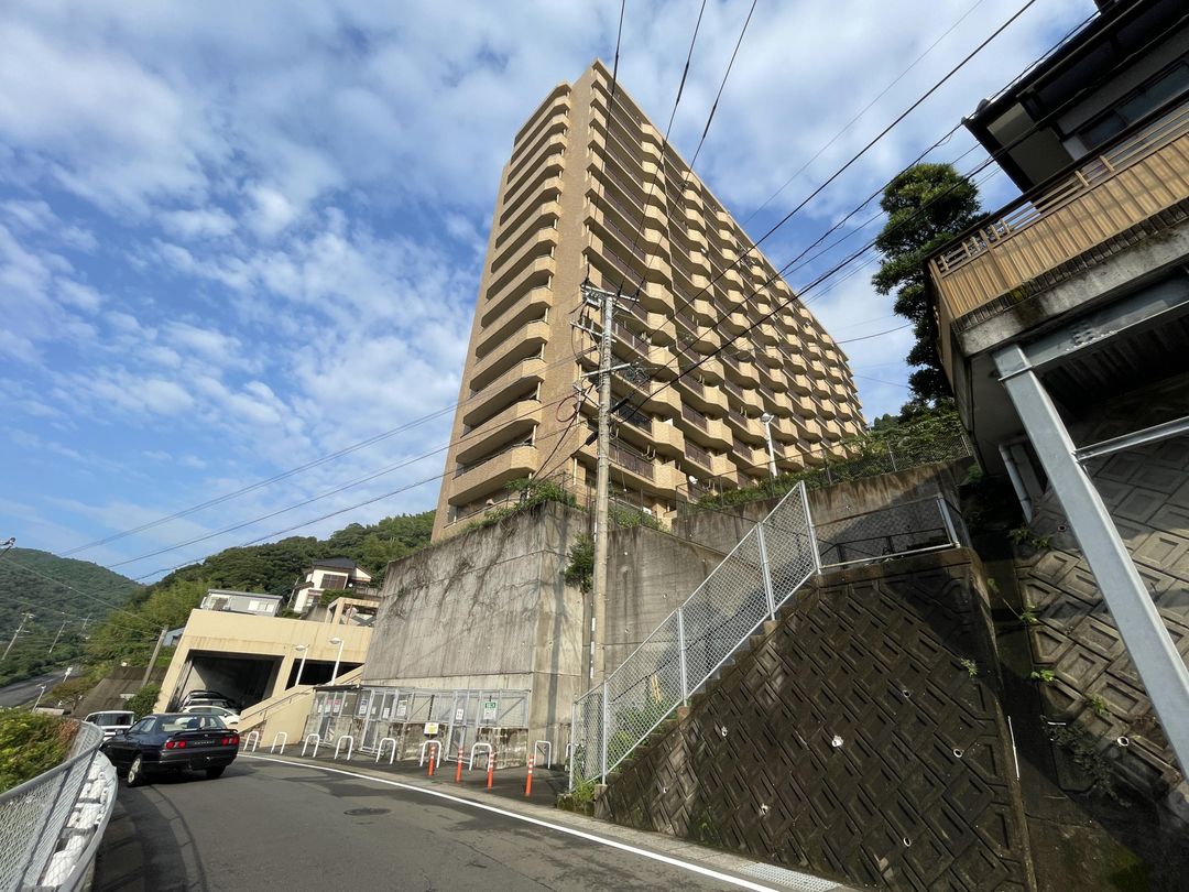 3LDK Apartment in Nagasaki City with Panoramic Views - Thumbnail 2