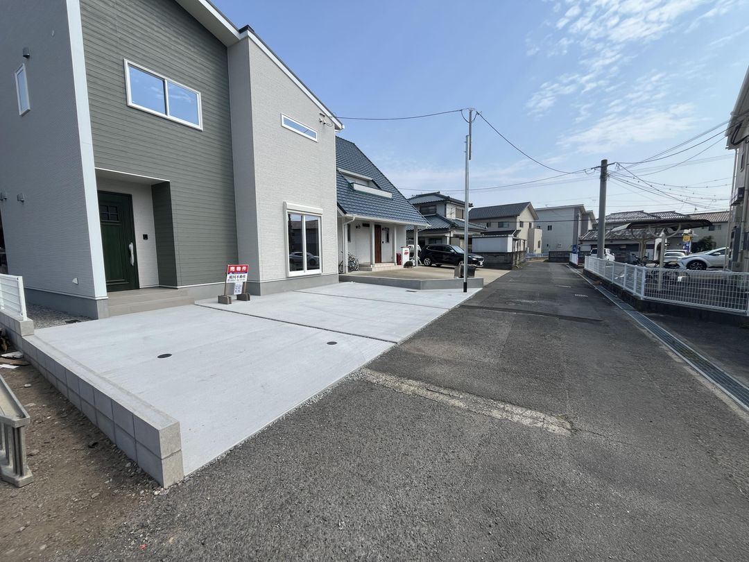 Newly Built 3LDK House for Sale in Omura, Nagasaki with Solar Power - Thumbnail 2