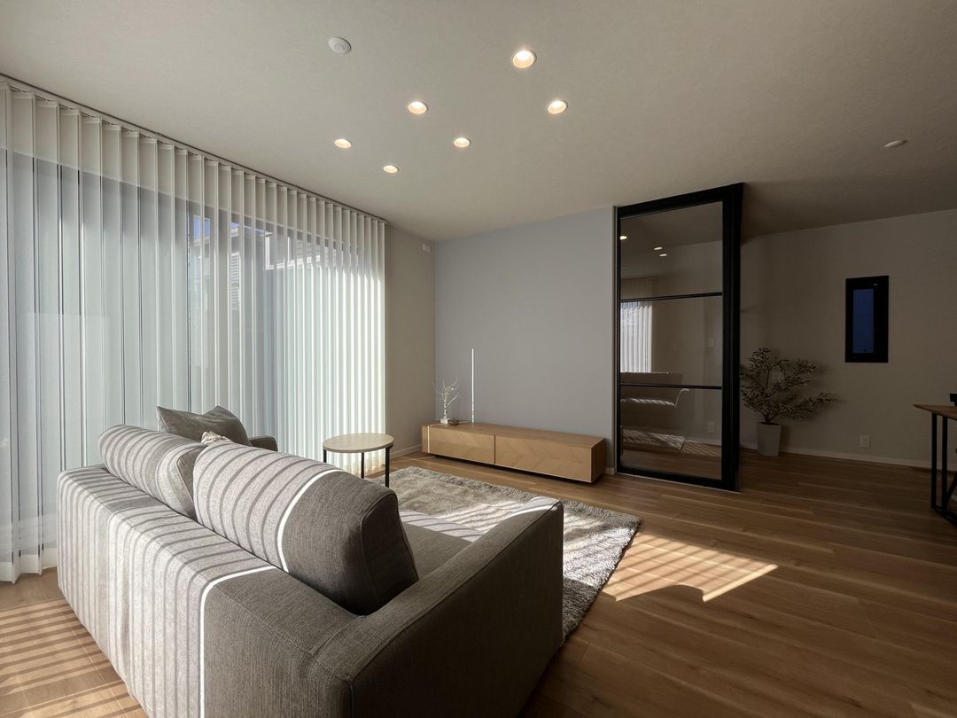 5LDK Modern House in Sasebo with Solar & EV Charger - Thumbnail 2