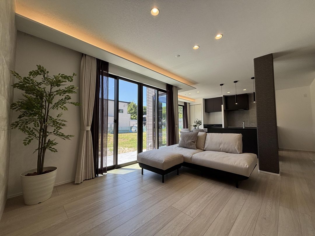 New 3LDK House in Sasebo, Nagasaki with Solar & Smart Features - Thumbnail 2