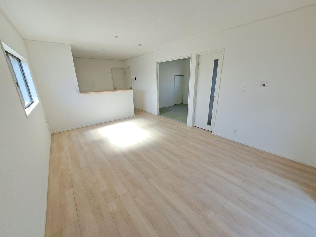 New Build 4SLDK House in Ōmura, Nagasaki with Eco Features - Thumbnail 4