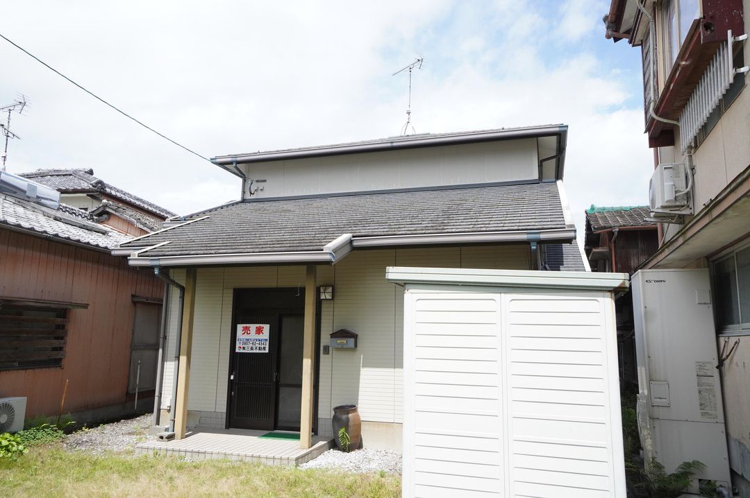 Used 4SDK House in Minamishimabara with Ocean Views - Thumbnail 2