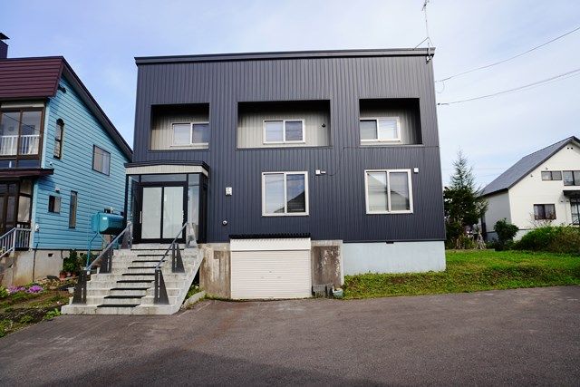 Stylish House Arishima for Sale in Niseko, Hokkaido - Thumbnail 2
