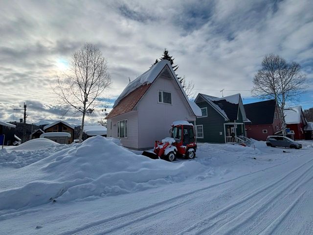 Renovated 2LDK Wooden House in Niseko with Management Association - Thumbnail 2