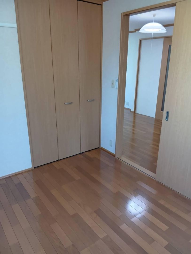 Rose Garden Shiroyama Apartment Building for Sale in Nagasaki - Thumbnail 3