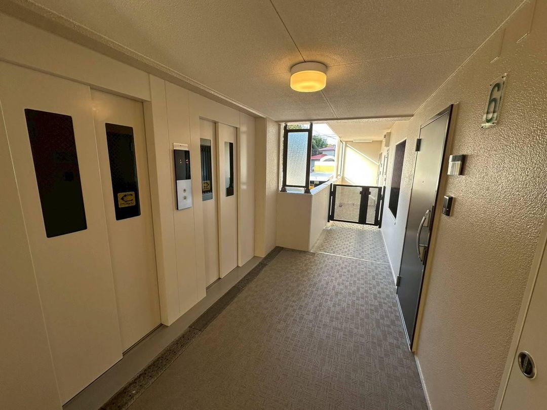 Renovated 2LDK Apartment in Sasebo, Nagasaki - 59.92m² - Thumbnail 2