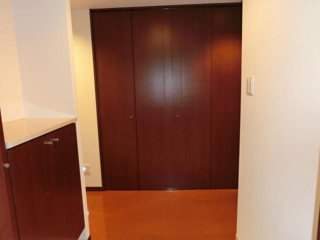 3LDK Apartment in Nagasaki Tower Court with City Views - Thumbnail 4