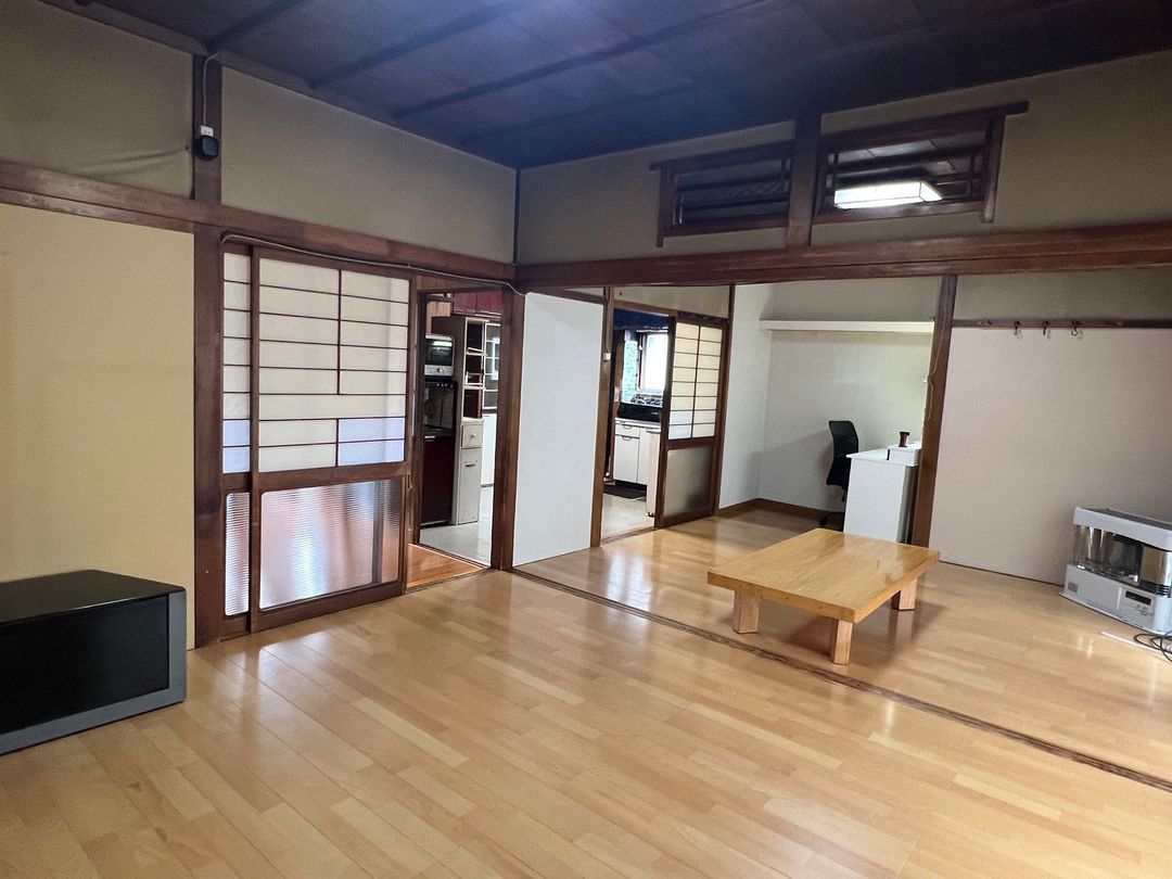 1958 4DK House in Odate with 217.9 sqm Land - Thumbnail 3