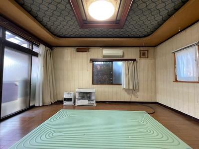 Renovated 4LDK House in Odate City with Snow Melting Parking — Image 1, Odate, Akita