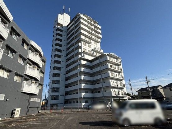 3LDK Fully Renovated Apartment in Hashima City, Gifu - Thumbnail 2