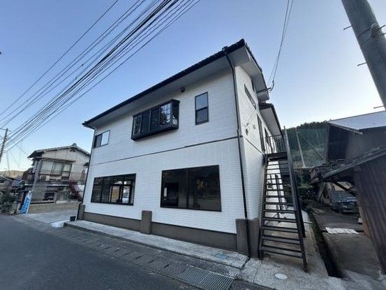 Renovated 4LDK House with Office in Nakatsu, Oita - Thumbnail 2
