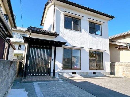 Renovated 4LDK House Near Asanamachi Station Toyama - Thumbnail 2