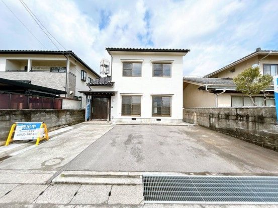 Renovated 4LDK House Near Asanamachi Station Toyama - Thumbnail 4