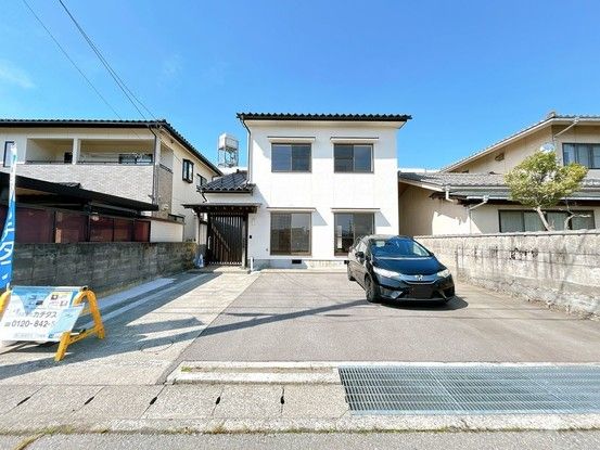Renovated 4LDK House Near Asanamachi Station Toyama - Thumbnail 3