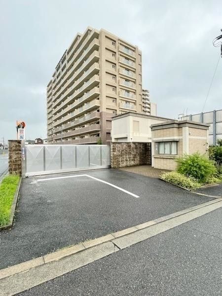 4LDK Apartment for Sale in Matsubara, Osaka - Thumbnail 2