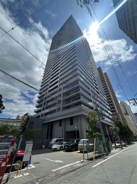 3LDK Apartment for Sale in Kobe Harbor Tower, Chuo-ku - Thumbnail 2