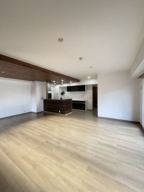 Renovated 3LDK Apartment in Hiroshima City 110.38sqm - Thumbnail 3