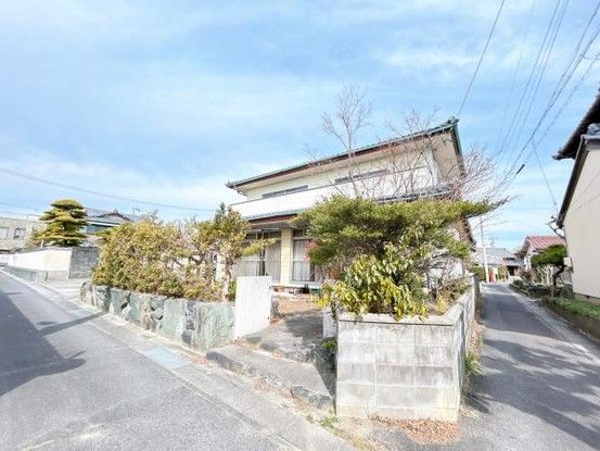 Detached House for Sale in Yokkaichi City, Mie Prefecture - Thumbnail 2