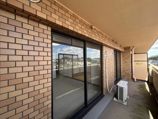 Renovated 3LDK Apartment in Shimonoseki, Yamaguchi - Thumbnail 3
