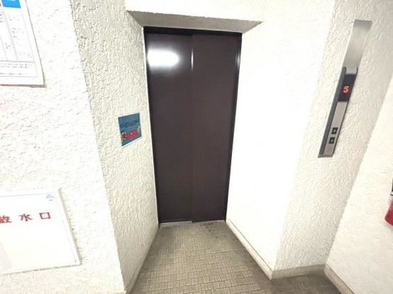 Renovated 2LDK Apartment in Hiroshima City, 64.91 sqm - Thumbnail 3
