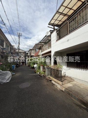 3DK House for Sale in Higashiosaka, Osaka - 52.2 sqm - Image 1