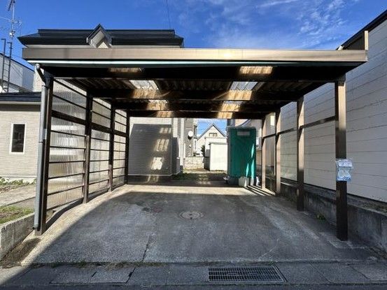 Renovated 4LDK House in Aomori City with 3 Parking Spaces - Thumbnail 4