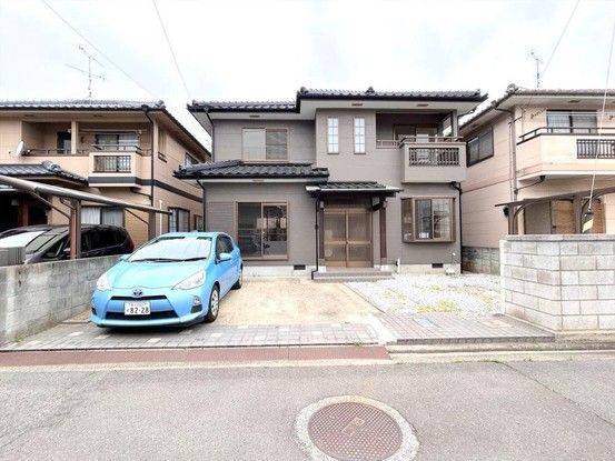 Renovated 4LDK House in Takamatsu, Kagawa Prefecture - Thumbnail 2