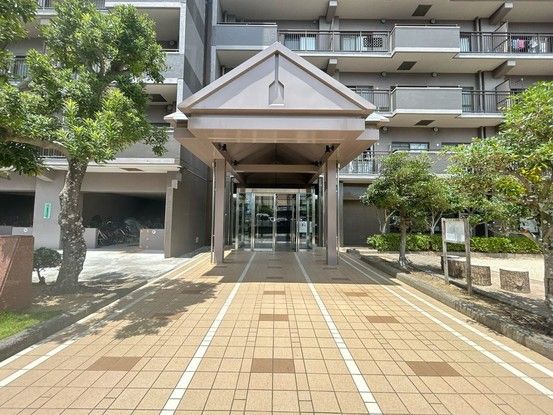 Renovated 3LDK Apartment Near Tenryugawa Station, Hamamatsu - Thumbnail 2