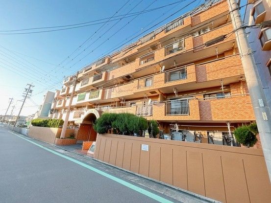 Renovated 2LDK Apartment in Minato, Nagoya for Sale - Thumbnail 2