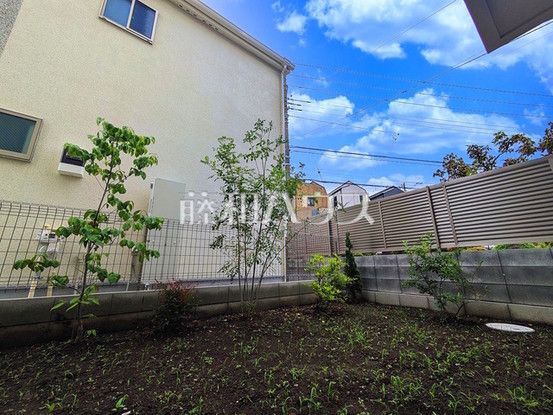 Modern 4LDK House for Sale in Mitaka, Tokyo - Thumbnail 2