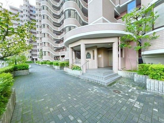 Renovated 3LDK Apartment in Niigata City's Nishi Ward - Thumbnail 2