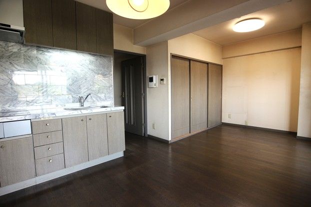3LDK Apartment for Sale in Matsudo, Chiba - 60.61m² - Thumbnail 3