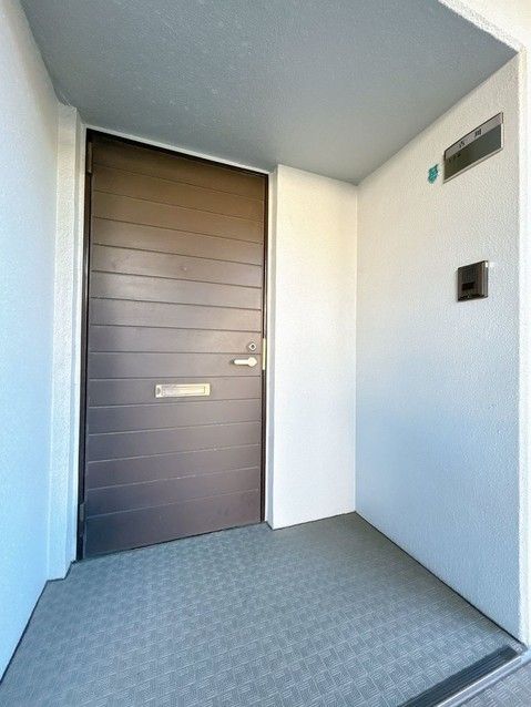 Renovated 2LDK Apartment in Kobe, Hyogo - Thumbnail 2