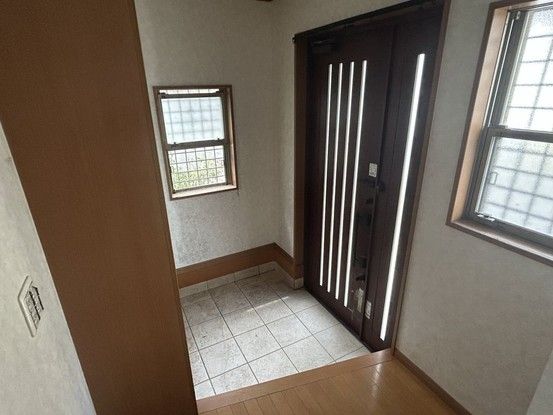 Renovated 4LDK House in Hiroshima Nishi Ward with Parking - Thumbnail 4