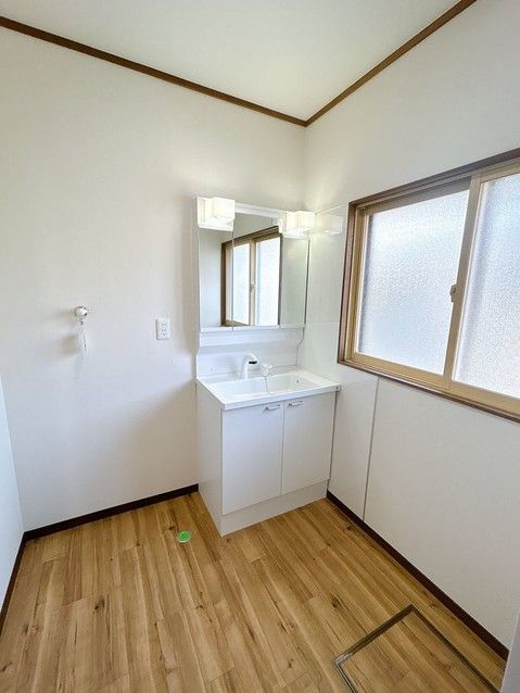Renovated 7DK House in Oshu City, Iwate – 173m² - Thumbnail 3