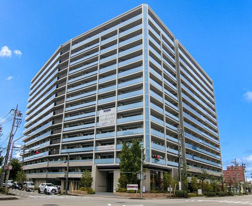 4LDK Apartment for Sale in Proud City Kanazawa, 6min from Station - Thumbnail 2